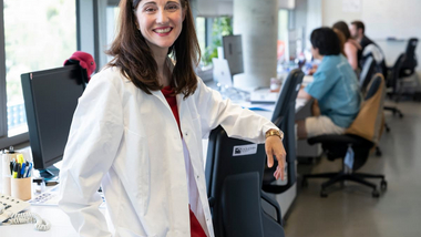 Meritxell Huch smiling in a lab coat