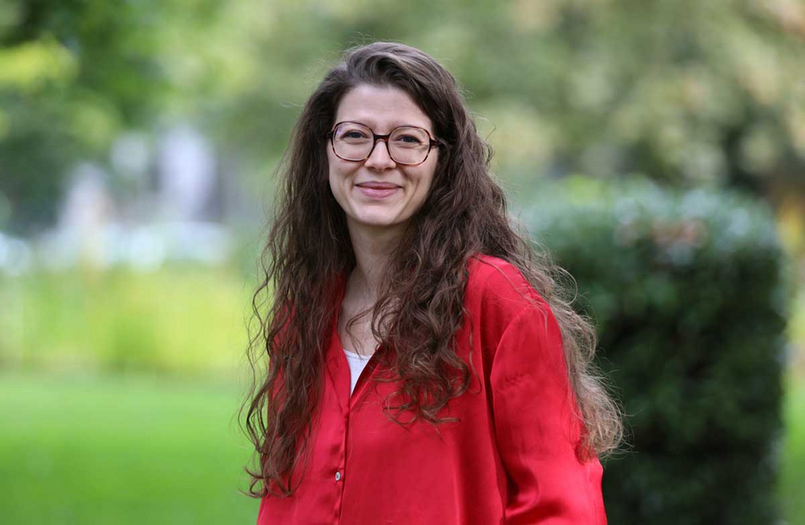 Photo of Julie Warin