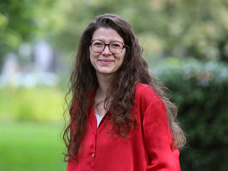 Photo of Julie Warin